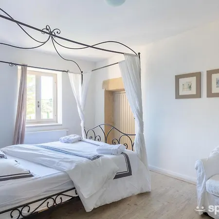 Rodin - Mas De Rey Nyaraló *